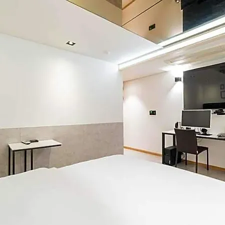 Cherry Hotel